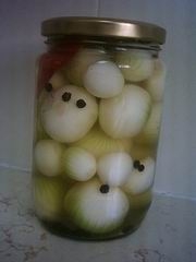 בצלצלים כבושים