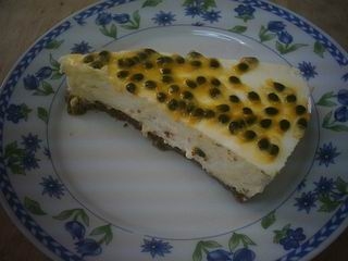 עוגת גבינה ופסיפלורה ללא אפיה