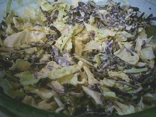 סלט כרוב בשני צבעים