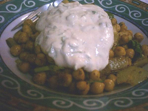 גרגרי חומוס מוקפצים בליווי טחינה ביתית