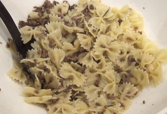 פרפלה ברוטב בשר עגל טחון