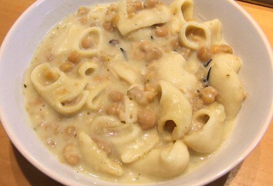 מרק חומוס ופסטה