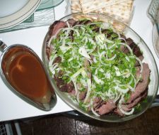 בקר צלוי ברוטב בשר