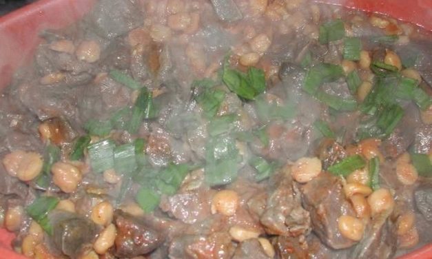 נזיד ריאות בקר מלווה בתופ"אד ופלפל חריף