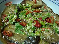 סלט חצילים מטוגנים נוסח קזבלנקה "זעלוק"