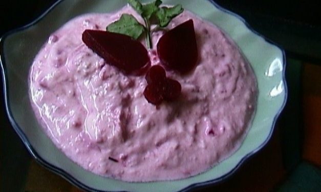 רוטב יוגורט שמנת חזרת וסלק אדום