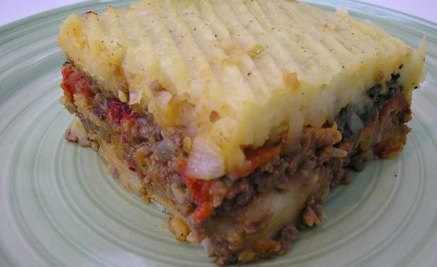 פאי הרועים עם פלפלים קלויים ומנגולד