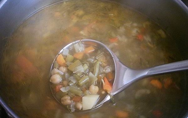 מרק ירקות קצוצים