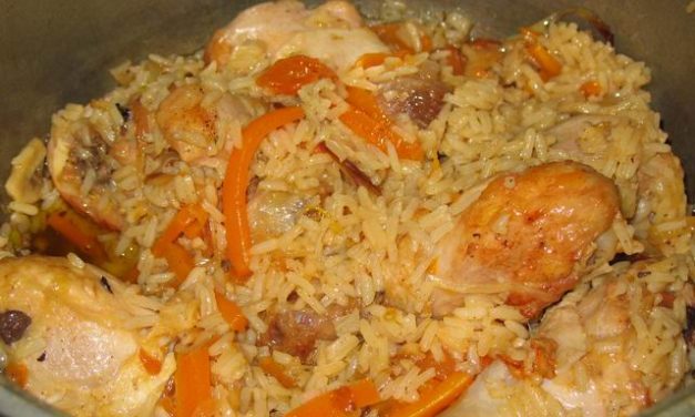 שוקי עוף ואורז בסיר אחד