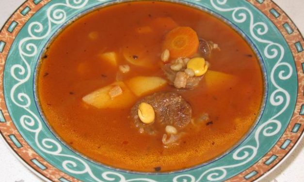 מרק עגבניות בשרי עם תורמוס וגריסים