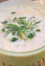 מרק יוגורט ומלפפונים קייצי