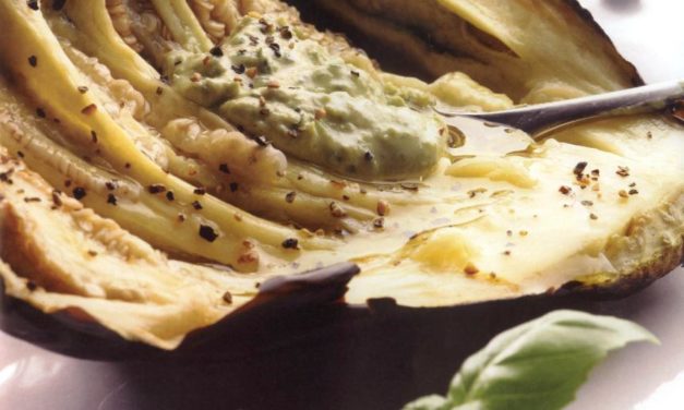 חציל קלוי עם טחינה ירוקה