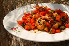 שרימפס בעגבניות וצלפים