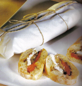 כריך מהודק עם ירקות וגבינה