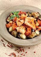 חזה הודו על מצע חצילים