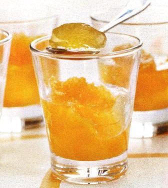 גביעי ג'לי מוסקט-תפוז וקצפת