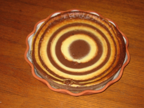 עוגת גבינה עם שוקולד לבן ושחור