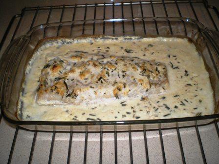 פילה זהבון אפוי ברוטב לבן פיקנטי