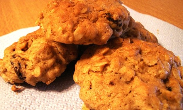 עוגיות בריאות – שיבולת שועל, אגוזים וצימוקים