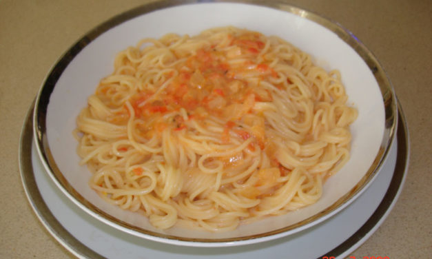 פסטה ברוטב עגבניות ושמנת