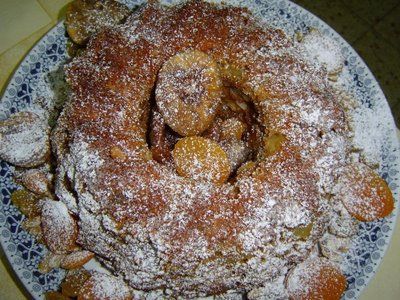 עוגת תפוחים בחושה עם יין וקינמון