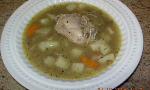 מרק עדשים ירוקים ועוף