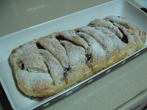 שטרודל תפוחים בננה צימוקים ואגוזים