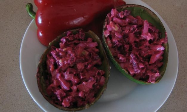 סלט סלק ביצים ואבוקדו