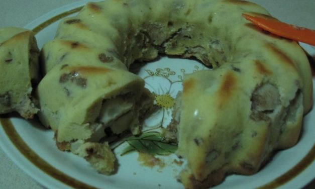 מאפה תפוחי עץ צימוקים ואגוזי מלך