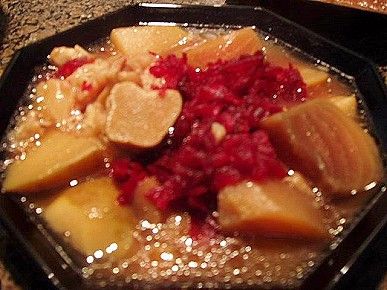 מרק סלק ובשר – קדרת בורשט נוסח הקולחוז