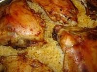 עוף צלוי על מצע אורז בתנור