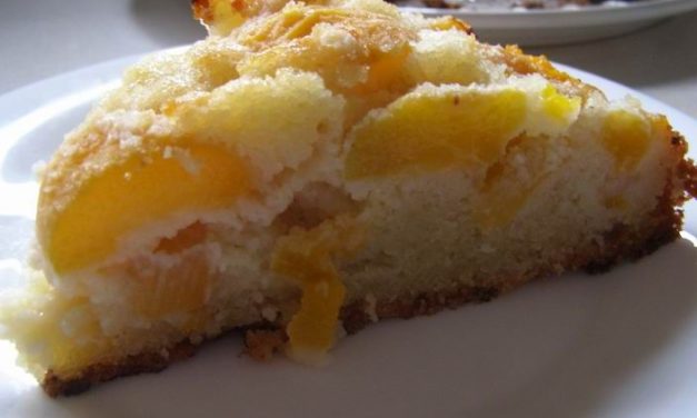 עוגת משמשים הפוכה