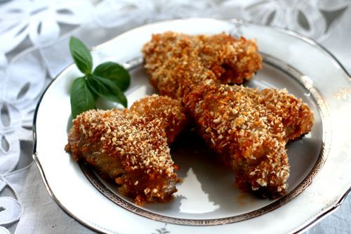 כנפי עוף קיפודיות אפויות בדבש מצופות בפנקו