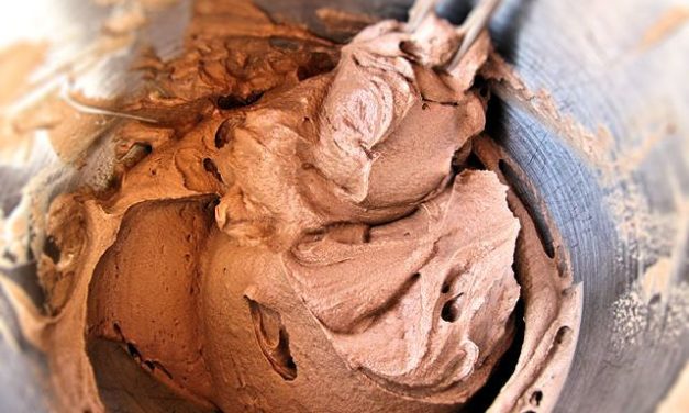 מוס שוקולד קפה עם פרלין