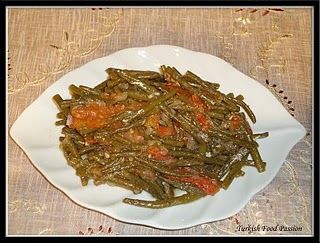 שעועית ירוקה בעגבניות ושמן זית